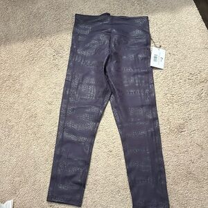 Nwt Zyia light n tight dark orchid scales 7/8 length with pockets